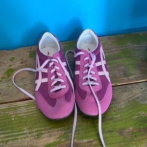 ASICS sport/running shoe